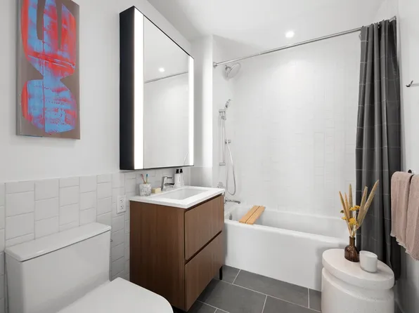 249 Willoughby Avenue image 12 of 29