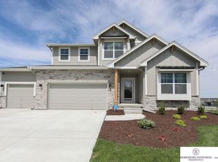 10521 S 113th St, Papillion, NE 68046