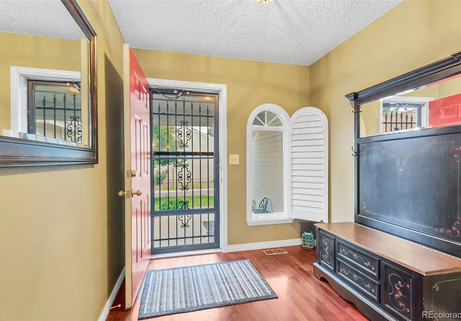 3 bed, 3.5 bath, 2971 sqft, $3,500 — Photo 3