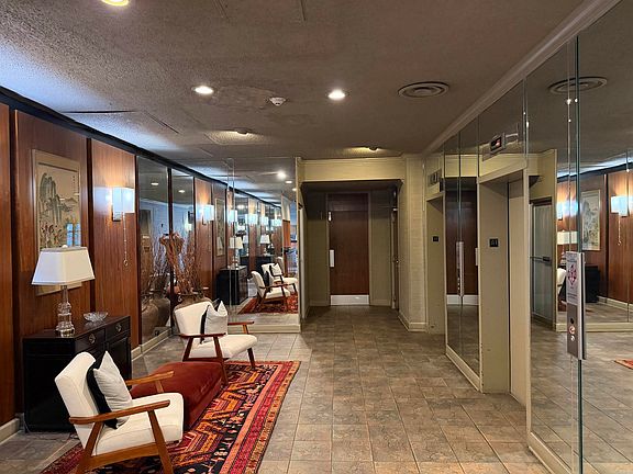 4th image of 700 E 9th St APT 11G