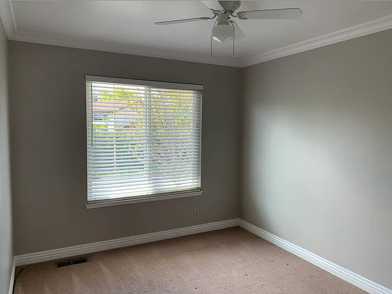 Purple Glen Dr — Photo 17