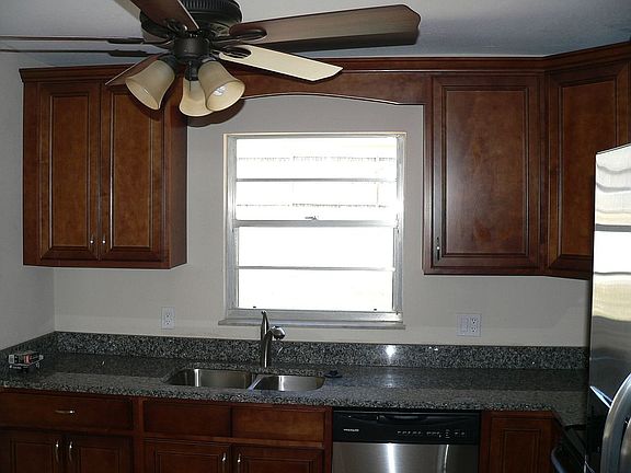 4th image of 2237 NE 16th Ct