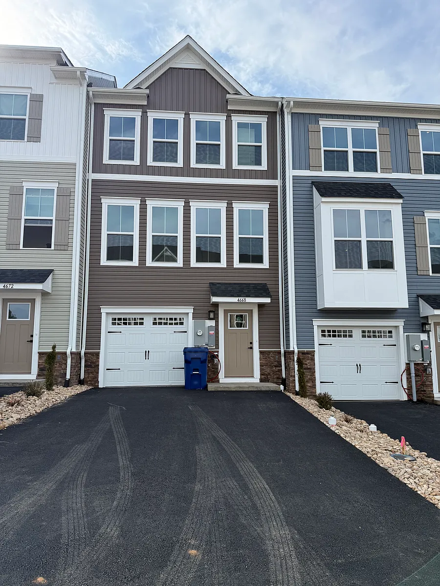 Building Photo - Fountainbridge Ct