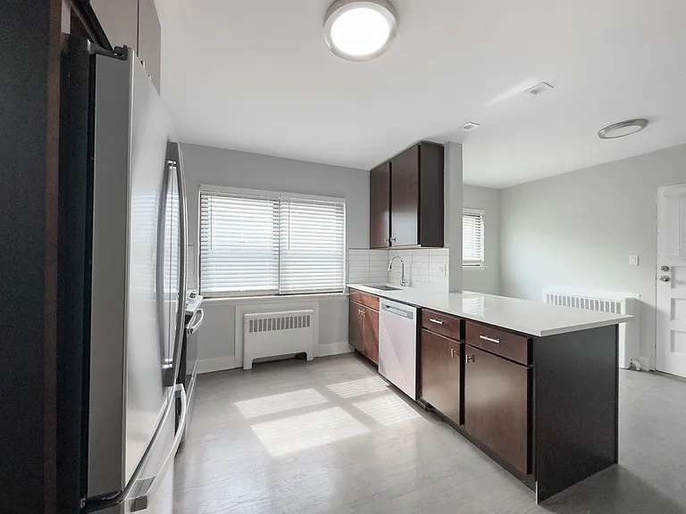 549-607 Sheridan Rd. — Photo 23