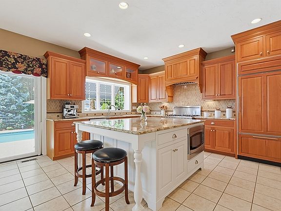4th image of 64 Deerview Way