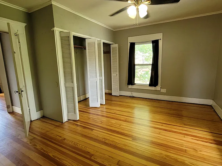 901 S Broadway St — Photo 22