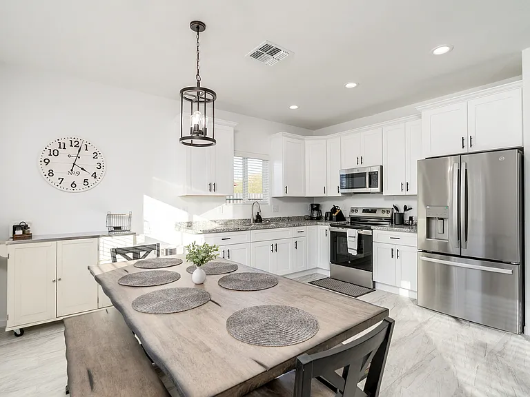 3731 N Stone Ave #2 — Photo 7