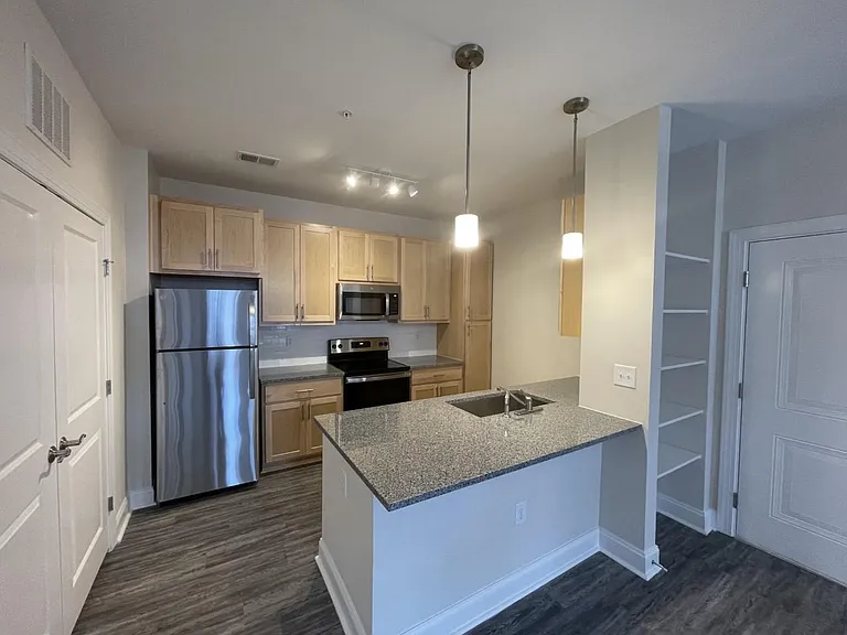 Marcom St Apartments — Photo 7