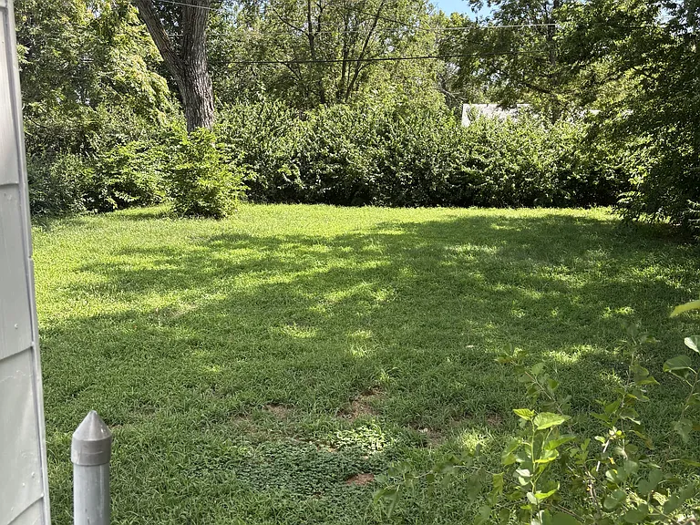 1729 E Looman St — Photo 12