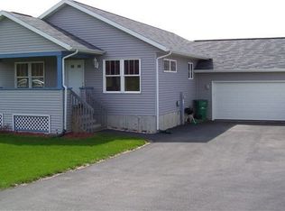 S5631 Old Lake Rd, Baraboo, WI 53913