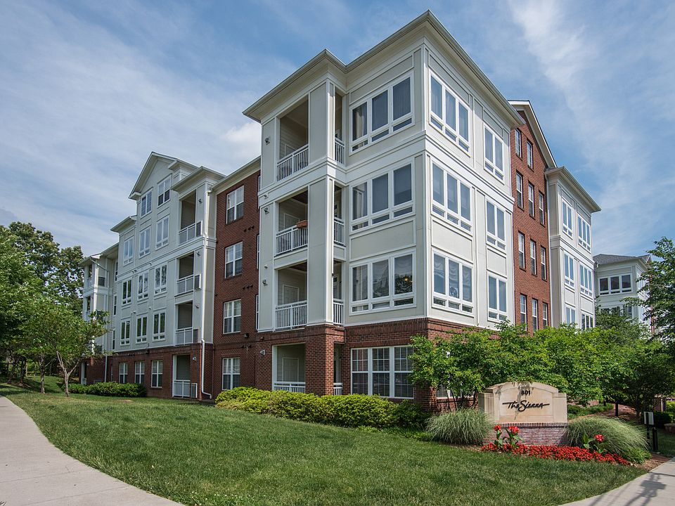 1st image of 801 S Greenbrier St APT 112