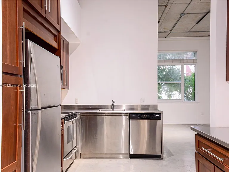 250 NW 23rd St #308 — Photo 3