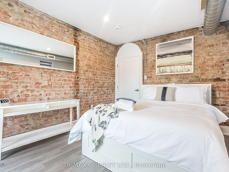 1220 King St W #A — Photo 25