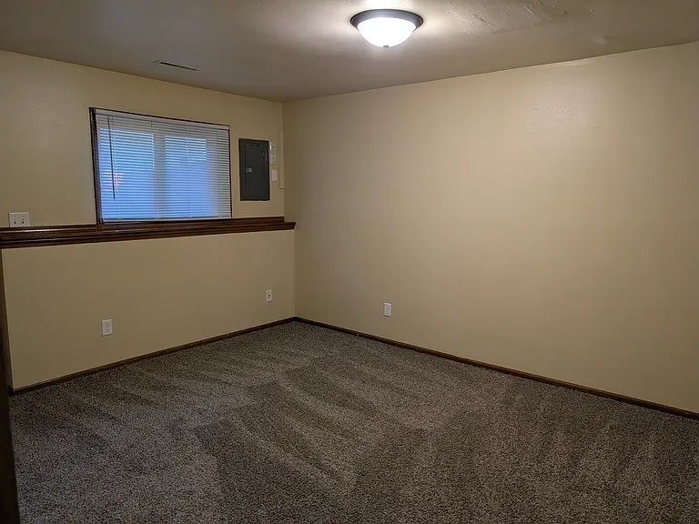 908 N Bird St — Photo 9