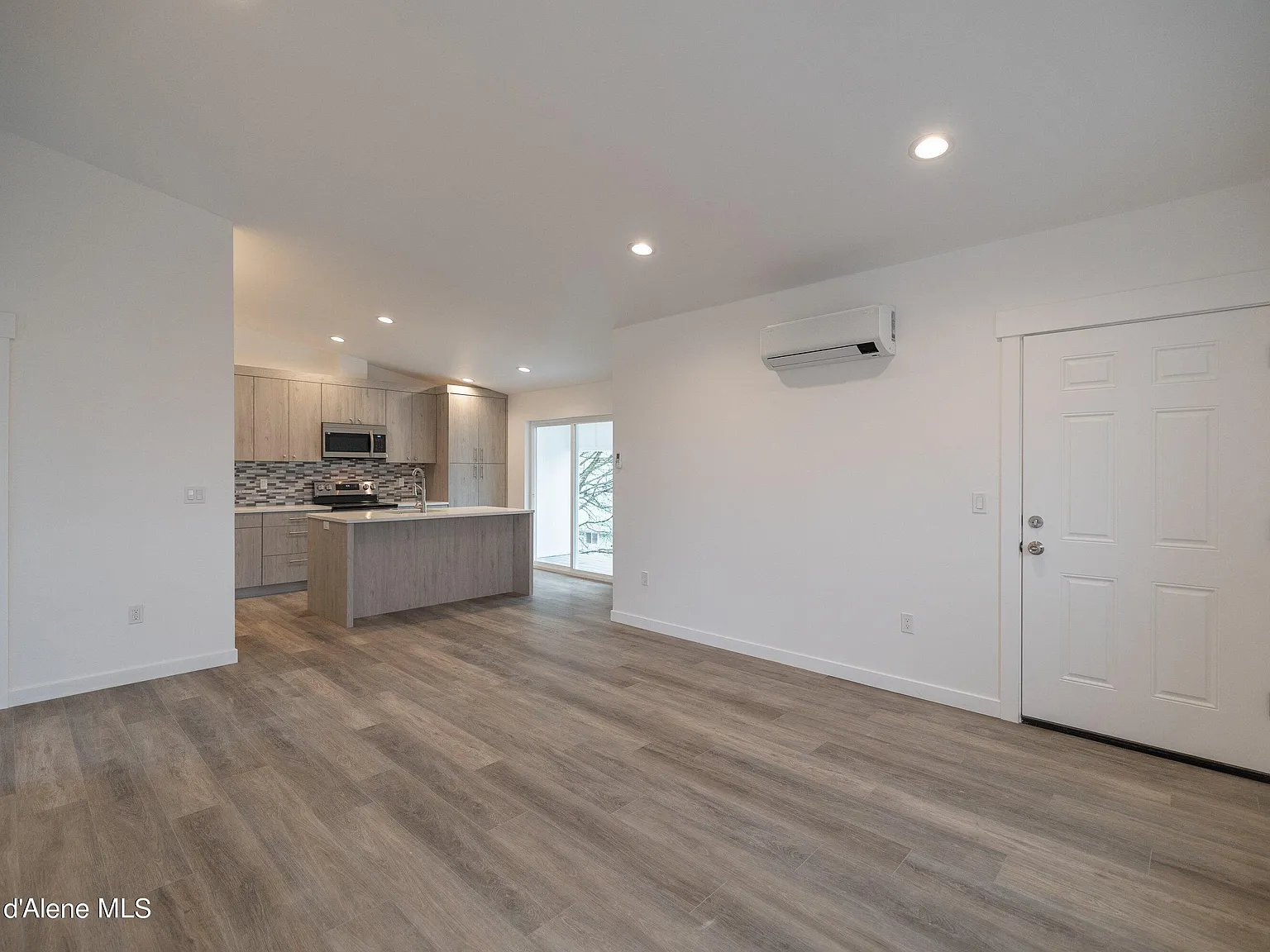 2 bed, 1100 sqft, $1,950 — Photo 3