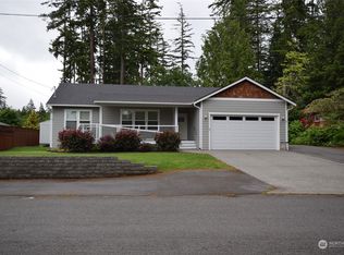 91 Pleasant Ln, Camano Island, WA 98282