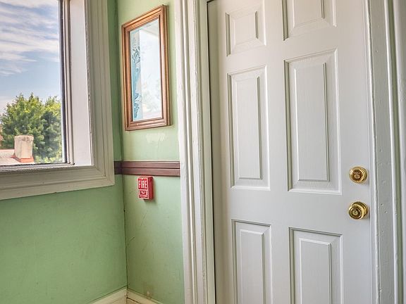 3rd floor Entrance to apartment