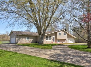 5555 McGrandy Rd, Bridgeport, MI 48722