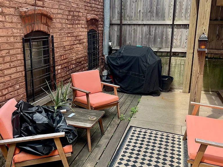 610 N May St — Photo 19
