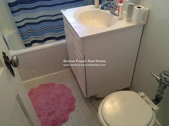 5th image of 7 Lothian Rd APT 2-3