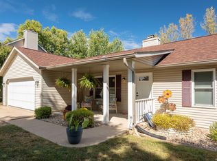 918 W Countryside Ln, Bloomington, IN
