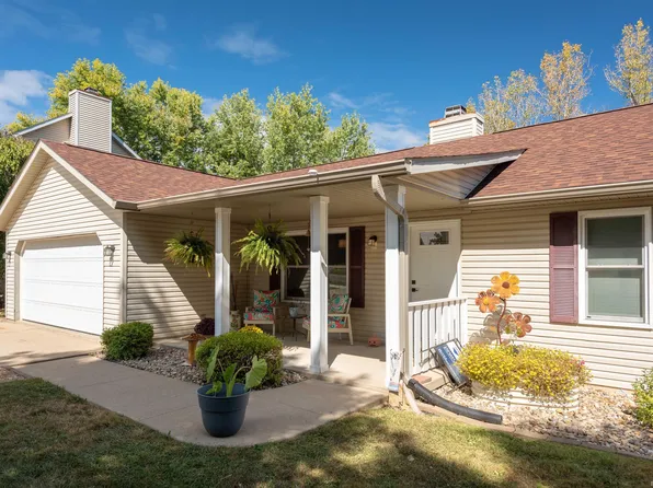 918 W Countryside Ln, Bloomington, IN 47403