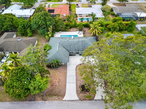 115 NE Caprona Avenue, Port St Lucie, FL 34983