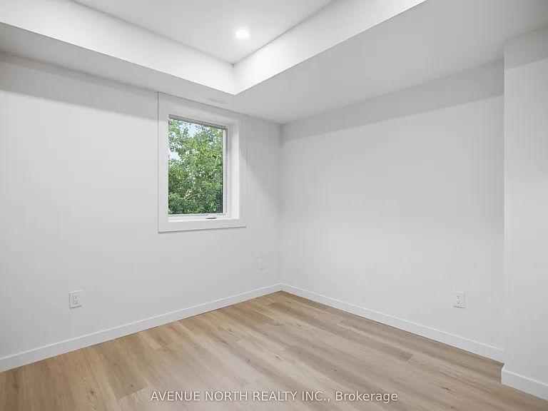 180 Clarence St #1 — Photo 7