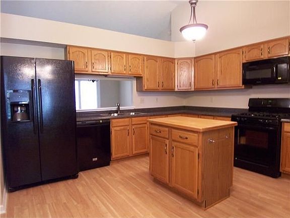 3rd image of 11878 Ashton Dr