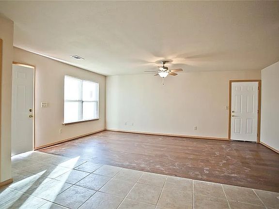 5th image of 421 E Marietta Ct #421