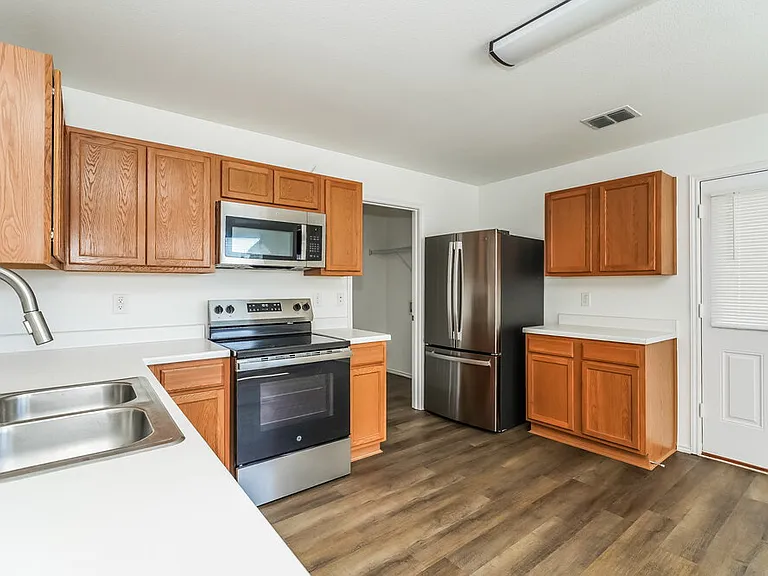 5328 Lava Rock Dr — Photo 8