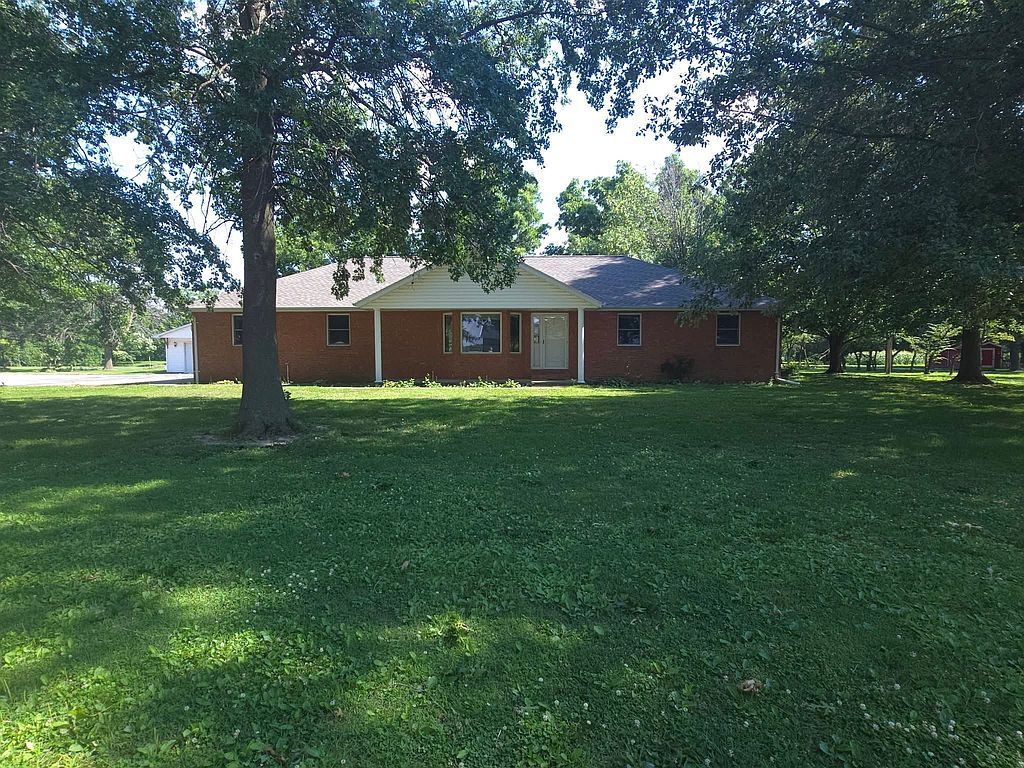 4780 Airport Rd - Property Image