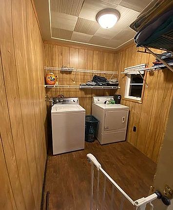 4th image of 16788 Linden Ave