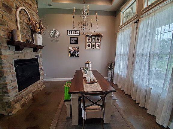 Formal Dining