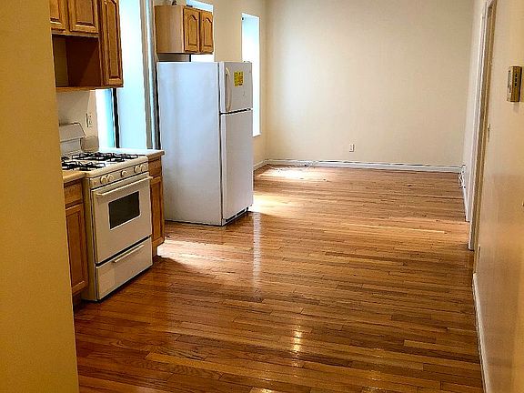 5th image of 190 Wadsworth Ave APT 24
