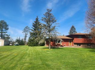 350 Center Dr, Pinconning, MI 48650