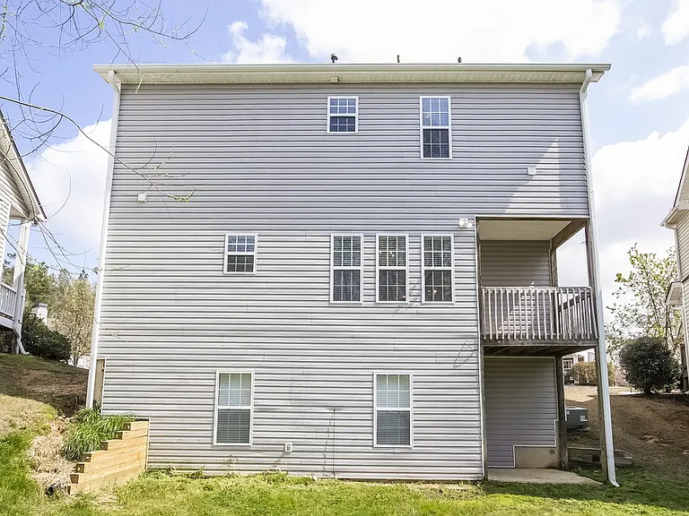 206 Providence Rd — Photo 15