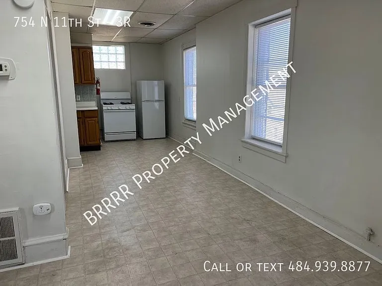 754 N 11th St #3R — Photo 6
