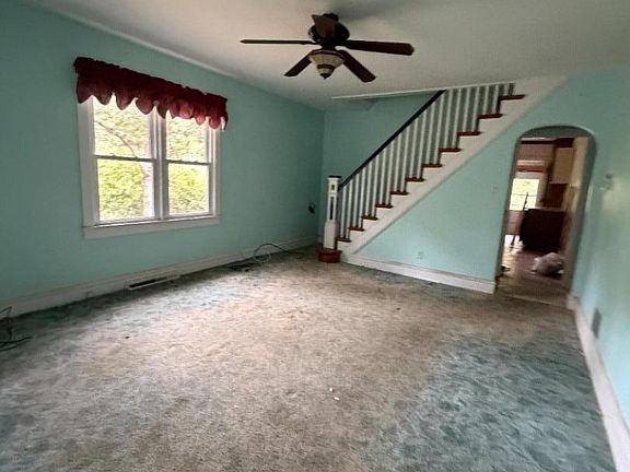 5th image of 398 Gardens Ave