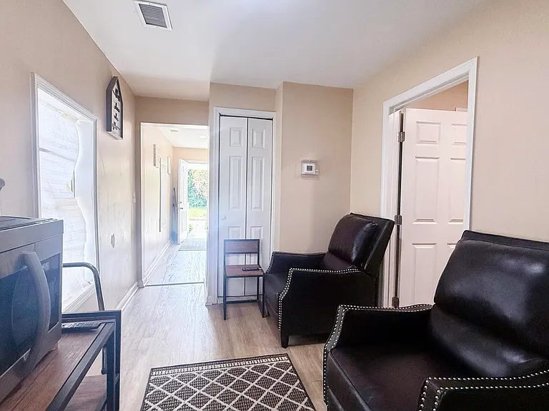 1628 Mill St — Photo 2