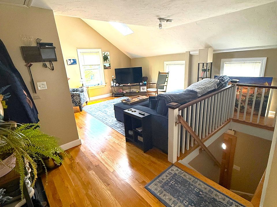 1st image of 6 Skillings Rd #2