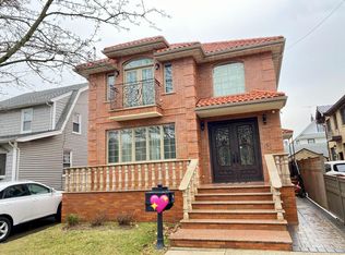 3914 215th Pl FLOOR 2, Bayside, NY 11361