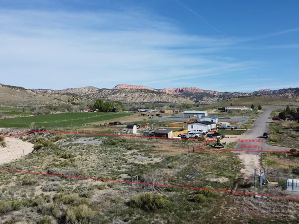 306 E 975 N, Tropic, UT 84776