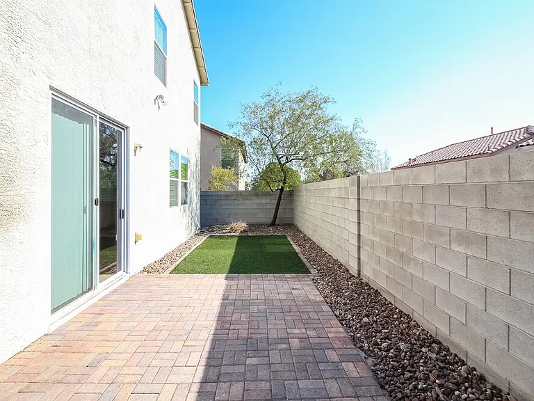 3740 Dustin Lee St — Photo 14