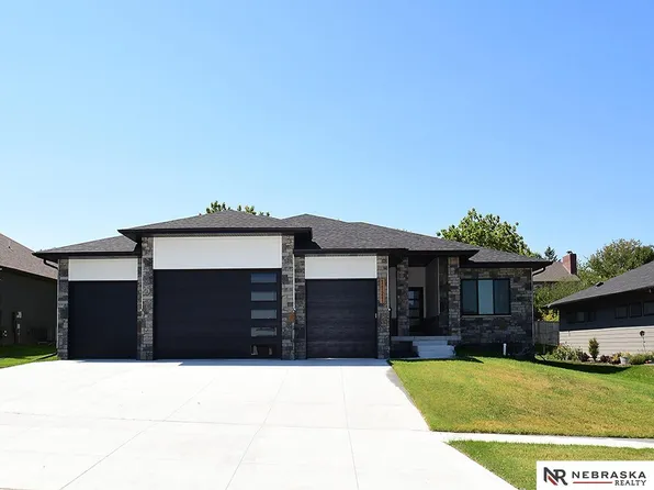 1121 S 88th St, Lincoln, NE 68520