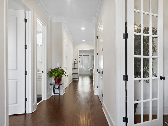 4th image of 5356 Courtney Ave