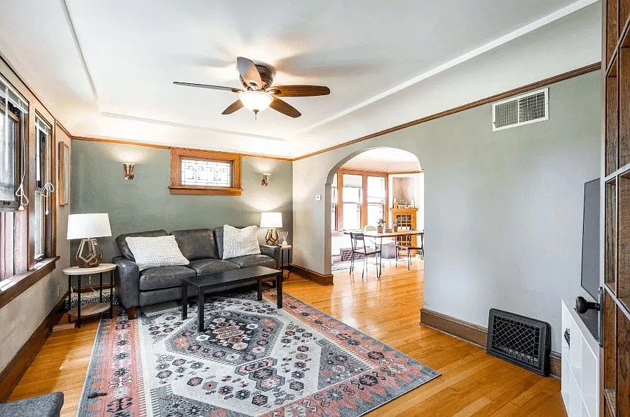 2 bed, 1.0 bath, 1000 sqft, $1,745 — Photo 1