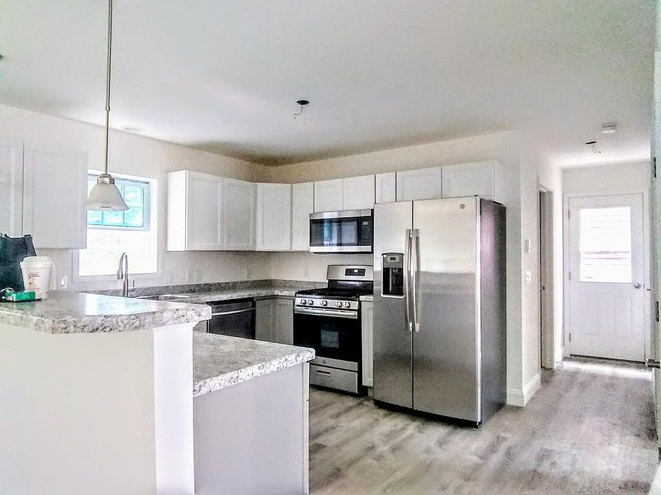 2nd image of 41 Conant St