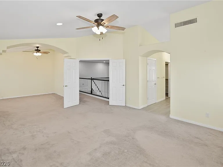 747 Canyon Crest Dr — Photo 25