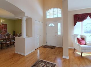 6110 Oakmont Ln, Gurnee, IL 60031